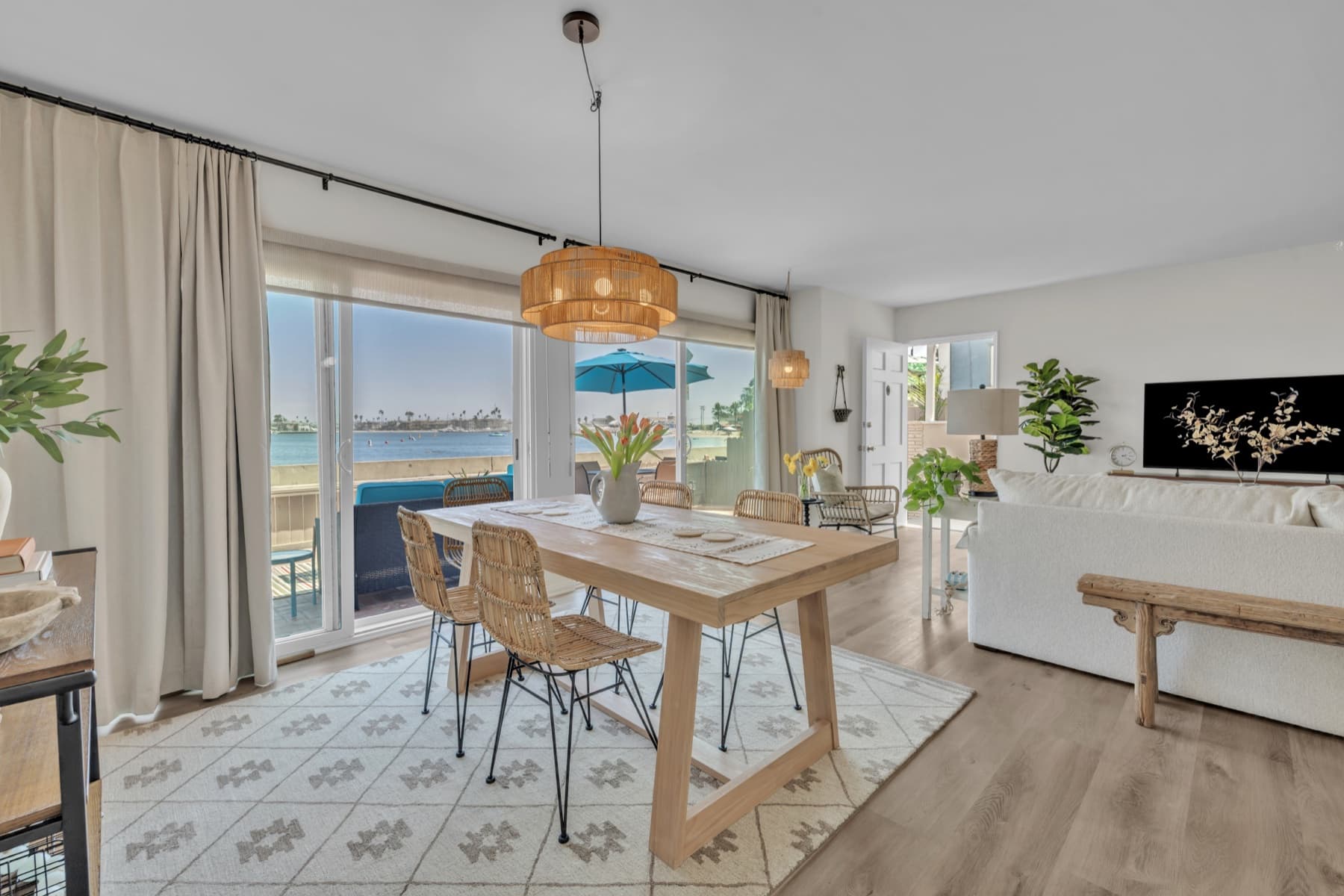 Waterfront dining and living area